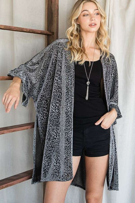 METALLIC ANIMAL PRINT KIMONO