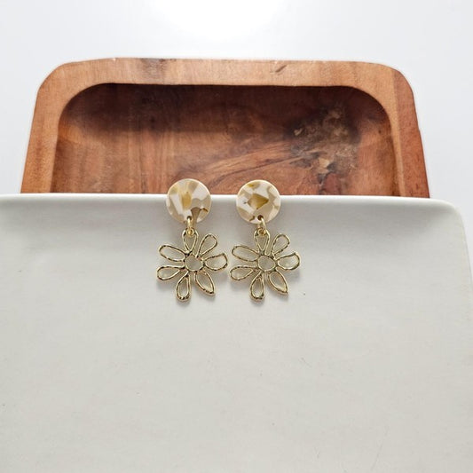 Lily Earrings - Daffodil